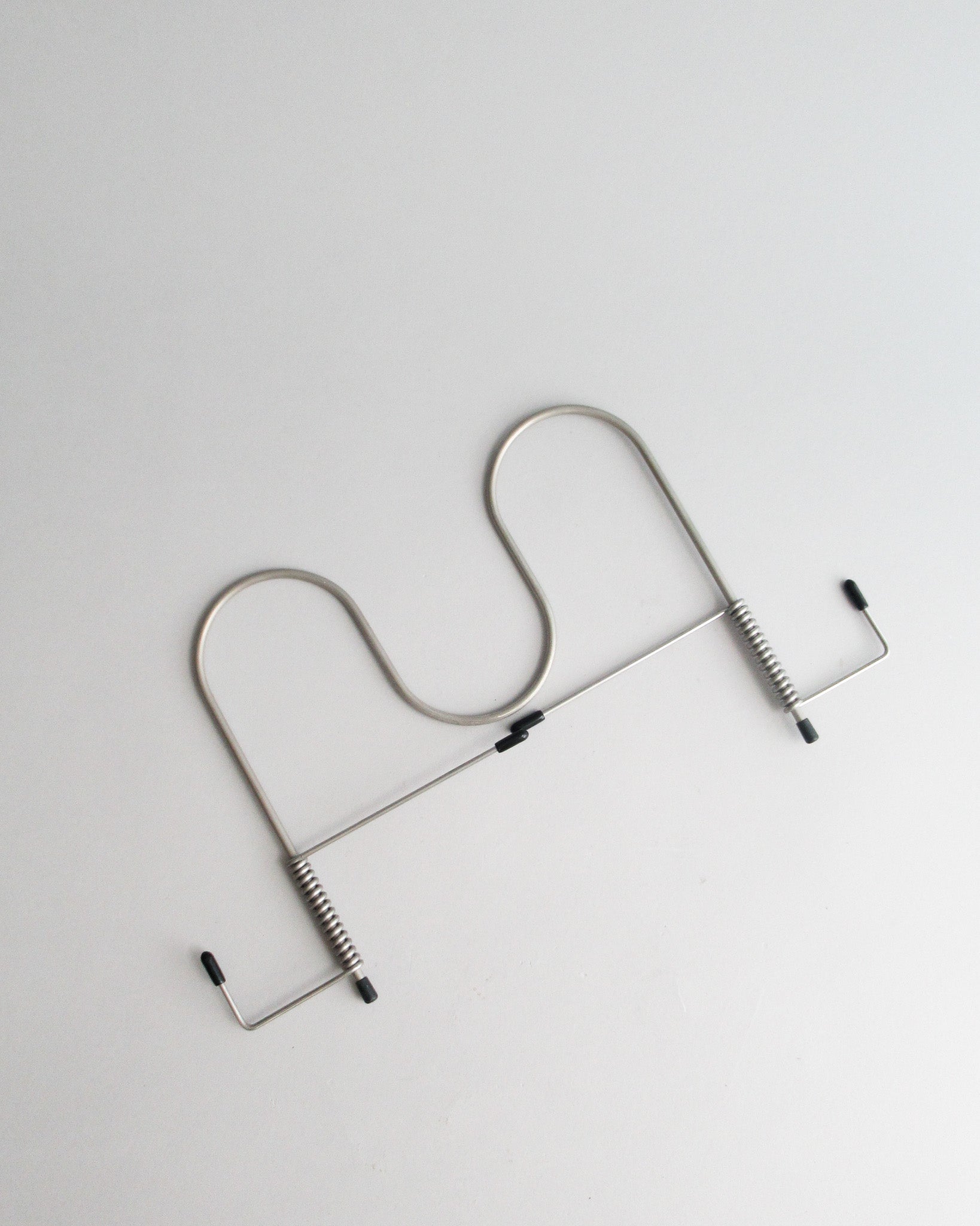 Fusilli Cookbook Stand