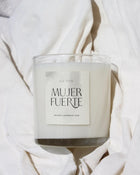 Mujer Fuerte Candle