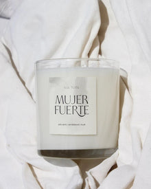 Mujer Fuerte Candle