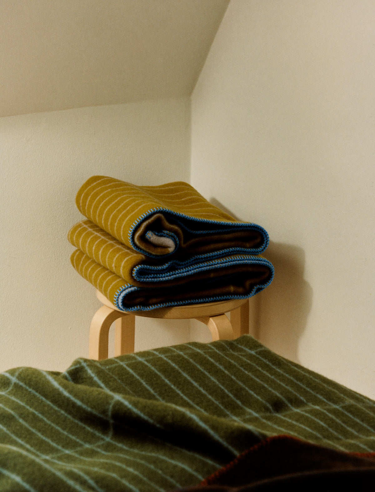 Kassett Wool Throw, Moss Green/Light Blue Grey